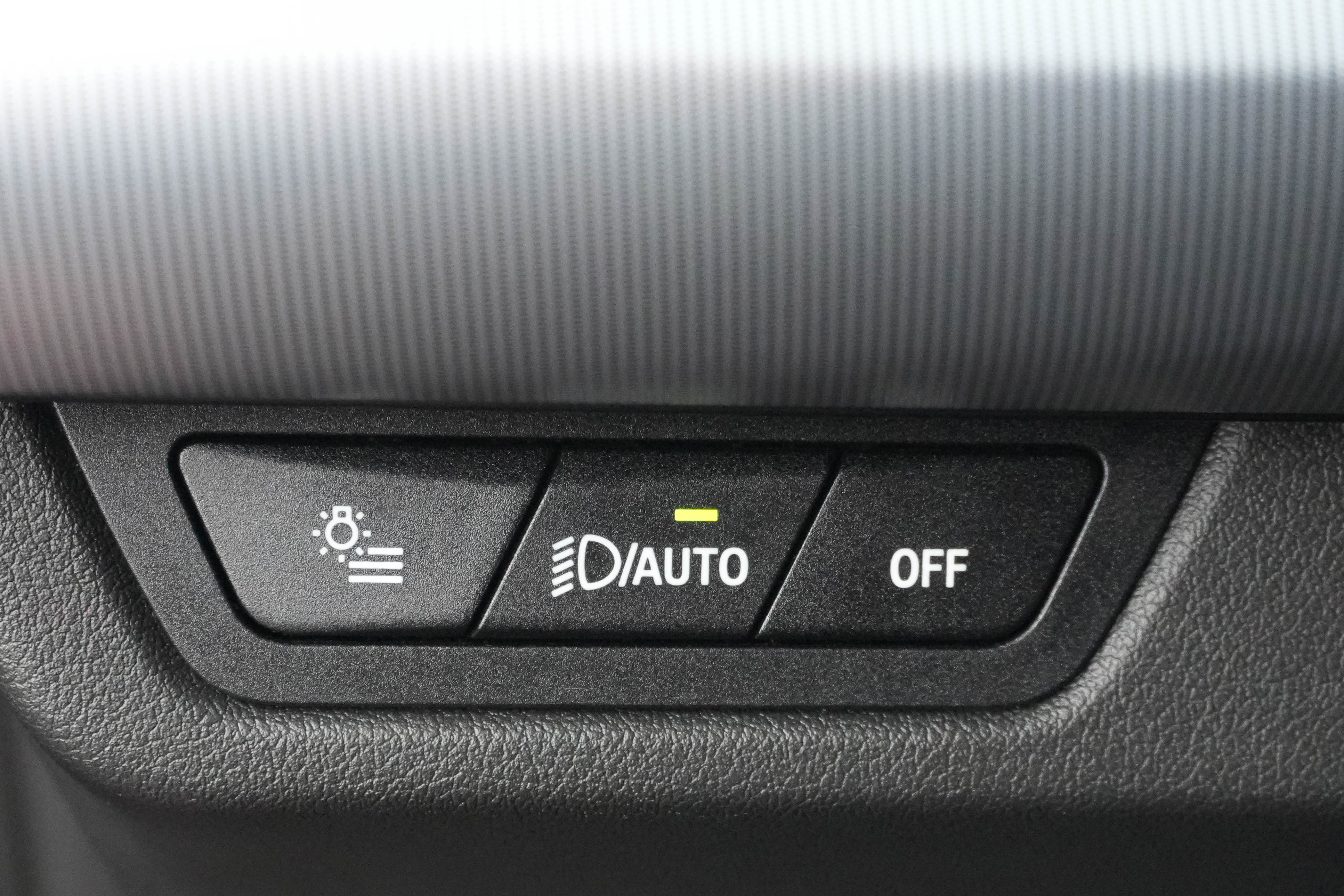 Certified 2025 BMW X1 xDrive28i image 17