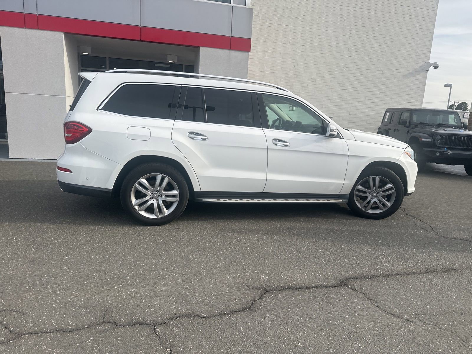 Used 2017 Mercedes-Benz GLS 450 4MATIC image 13