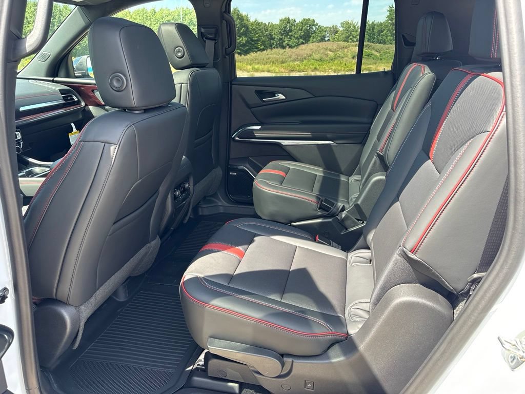 New 2027 Chevrolet Traverse RS w/ LPO, Floor Liner Package AWD/4WD image 56