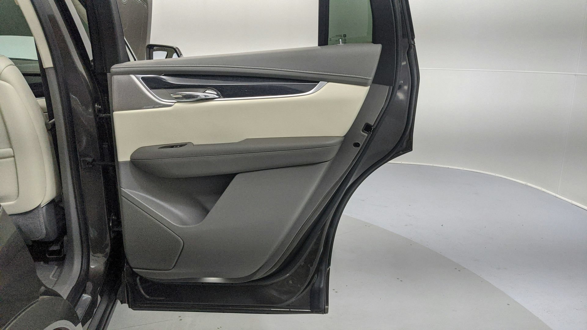 Certified 2020 Cadillac XT6 Premium Luxury FWD image 34