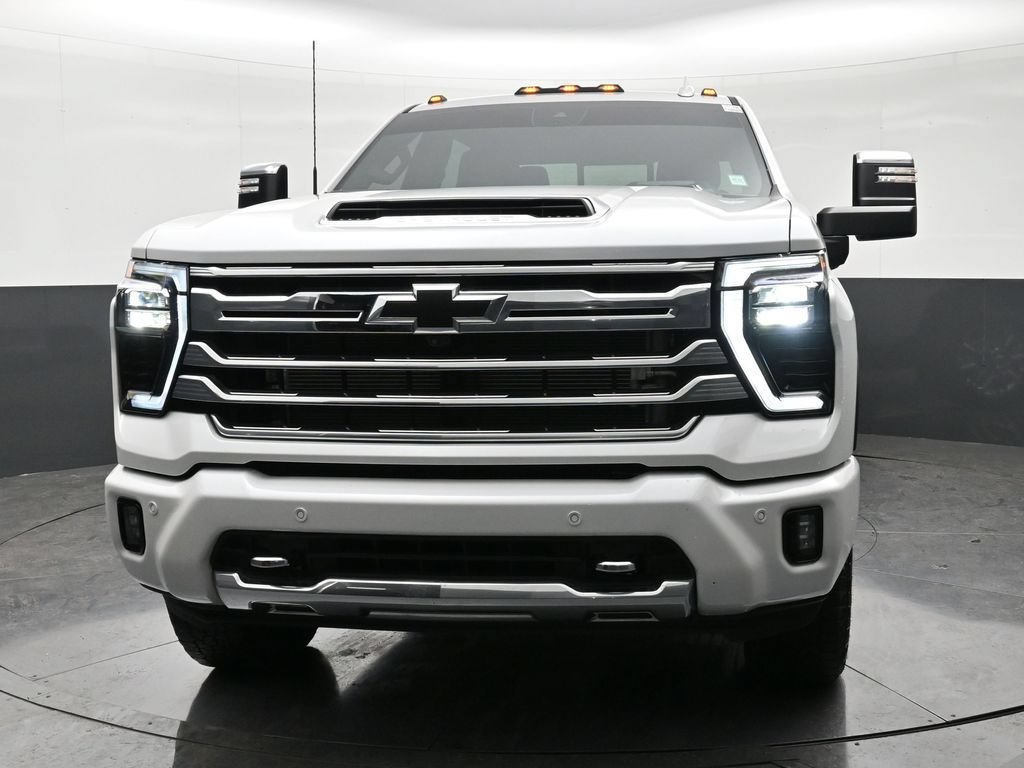 Used 2025 Chevrolet Silverado 2500 High Country w/ High Country Premium Package AWD/4WD image 8