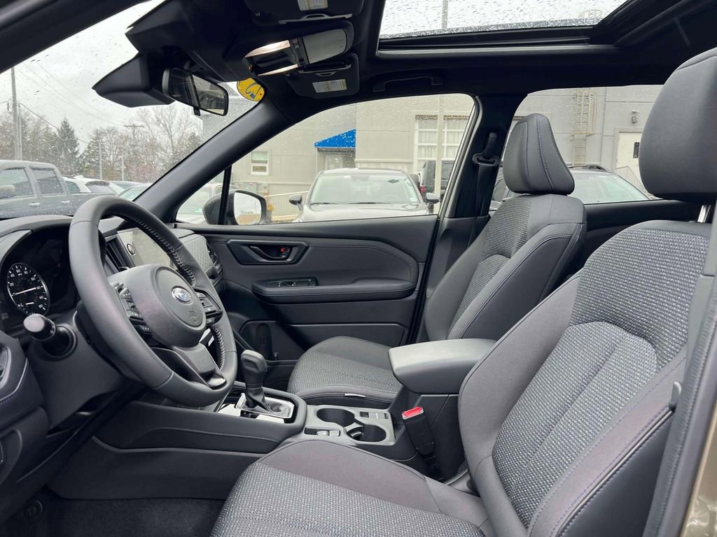 Used 2025 Subaru Forester Premium image 13