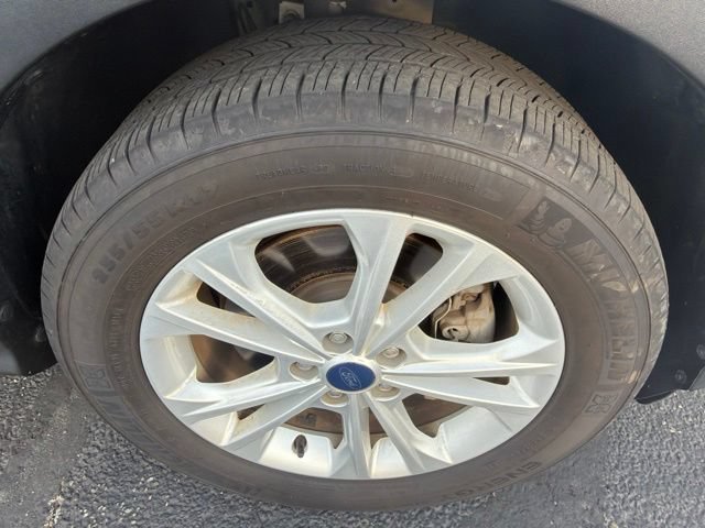 Used 2018 Ford Escape SE w/ Ford Safe & Smart Package AWD/4WD image 26
