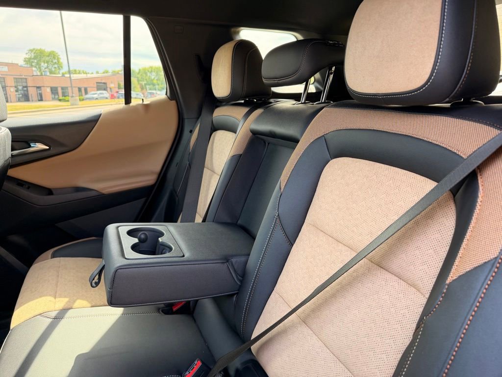 Used 2025 Chevrolet Equinox ACTIV AWD/4WD image 22
