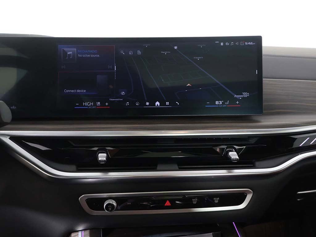 Used 2024 BMW X7 M60i image 50