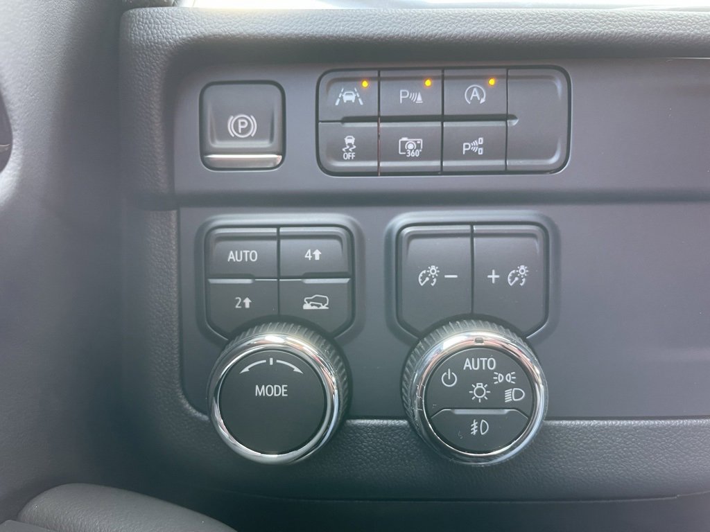 New 2026 Chevrolet Suburban Premier image 15