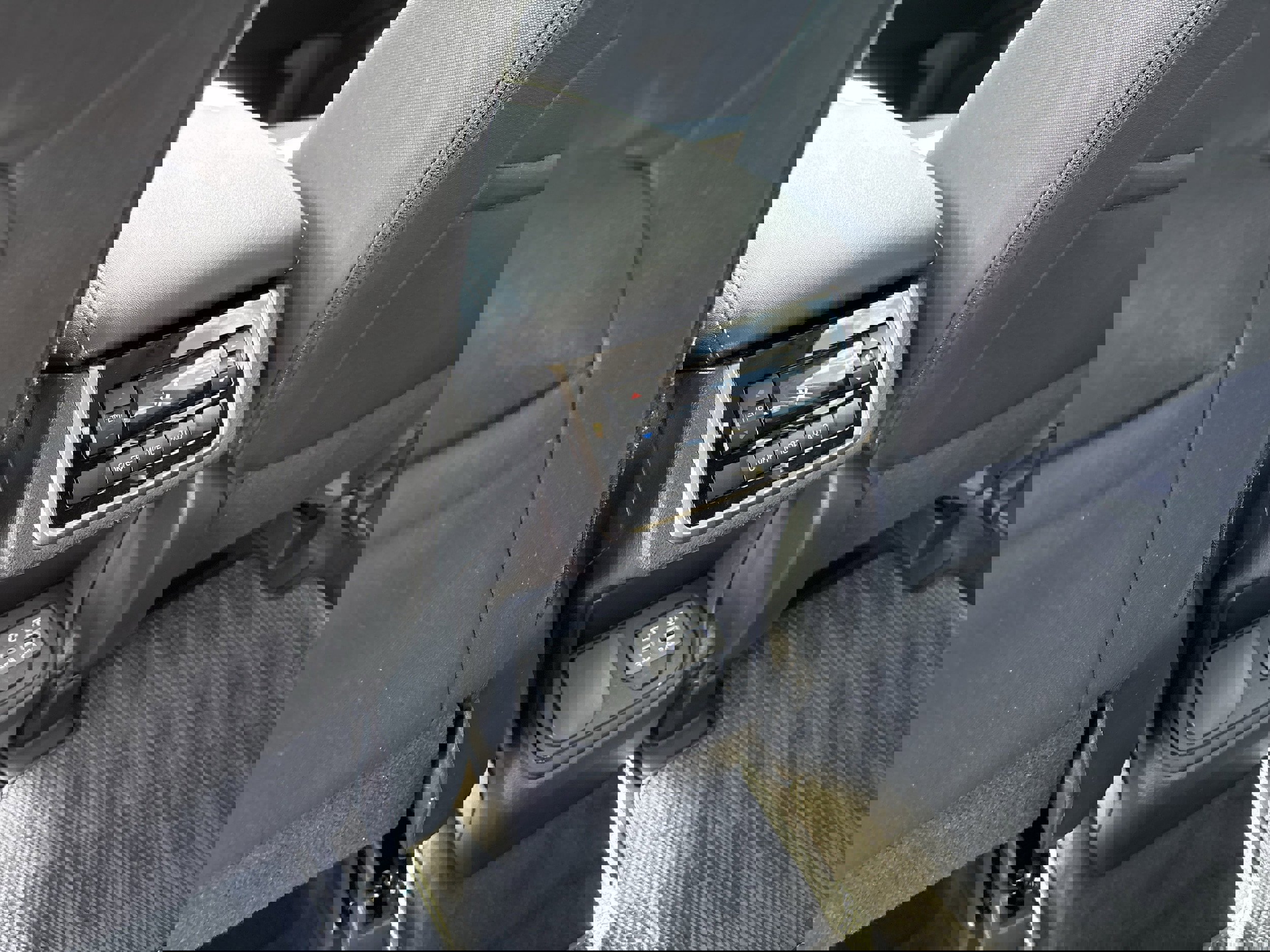 Certified 2025 Subaru Ascent Premium image 31