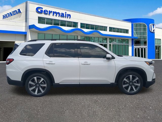New 2025 Honda Pilot Touring image 2