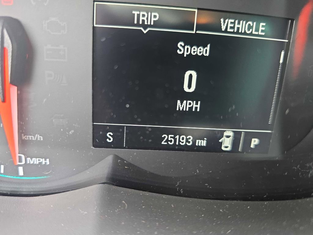 Used 2022 Chevrolet Trax LT w/ LT Convenience Package image 14