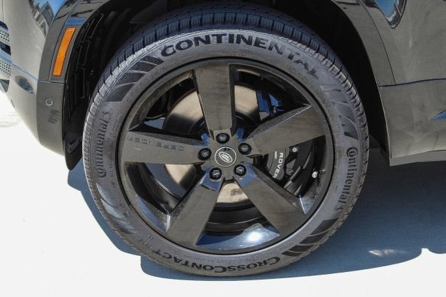 Certified 2024 Land Rover Defender 90 V8 AWD/4WD image 11