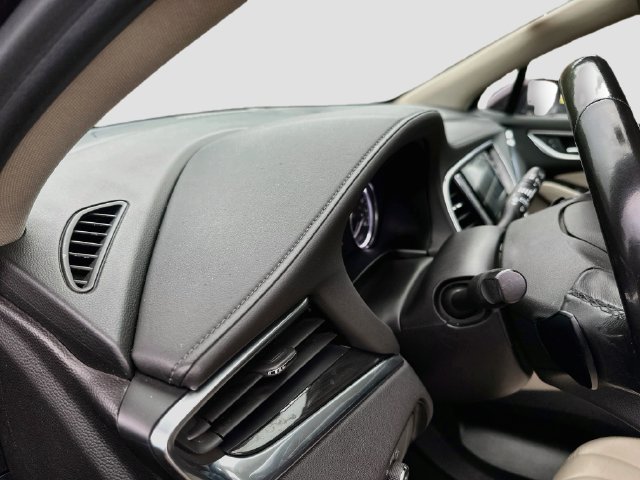 Used 2018 Buick Enclave Essence FWD image 9
