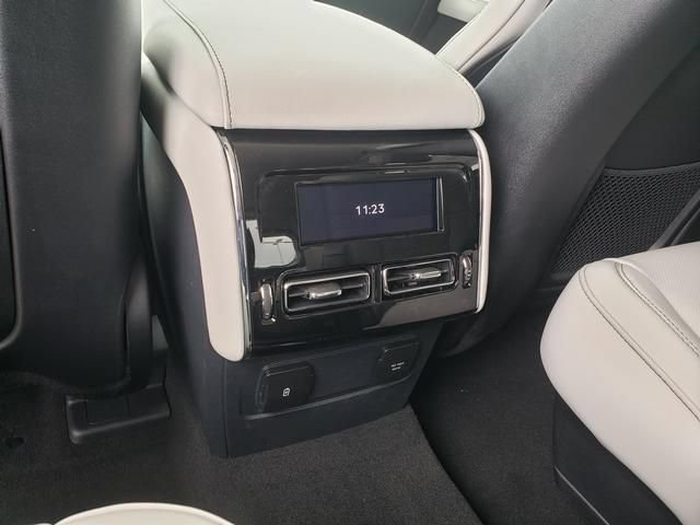 New 2026 Lincoln Aviator AWD image 15
