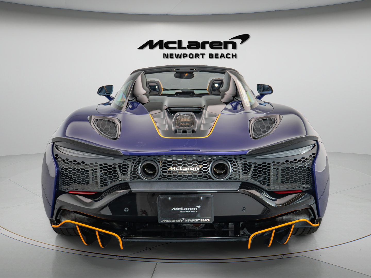 Used 2025 McLaren Artura Spider RWD image 5