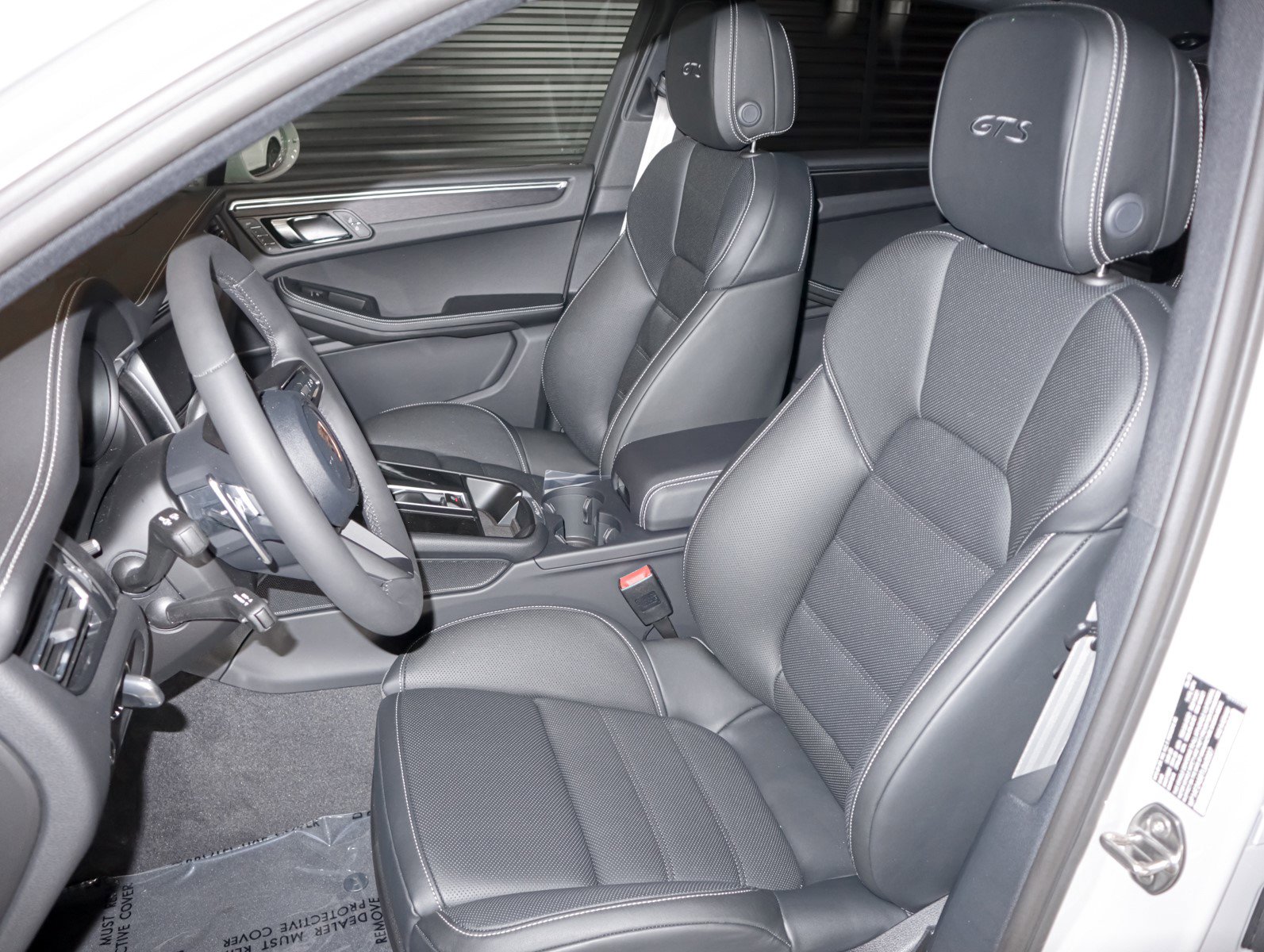 New 2026 Porsche Macan GTS image 5