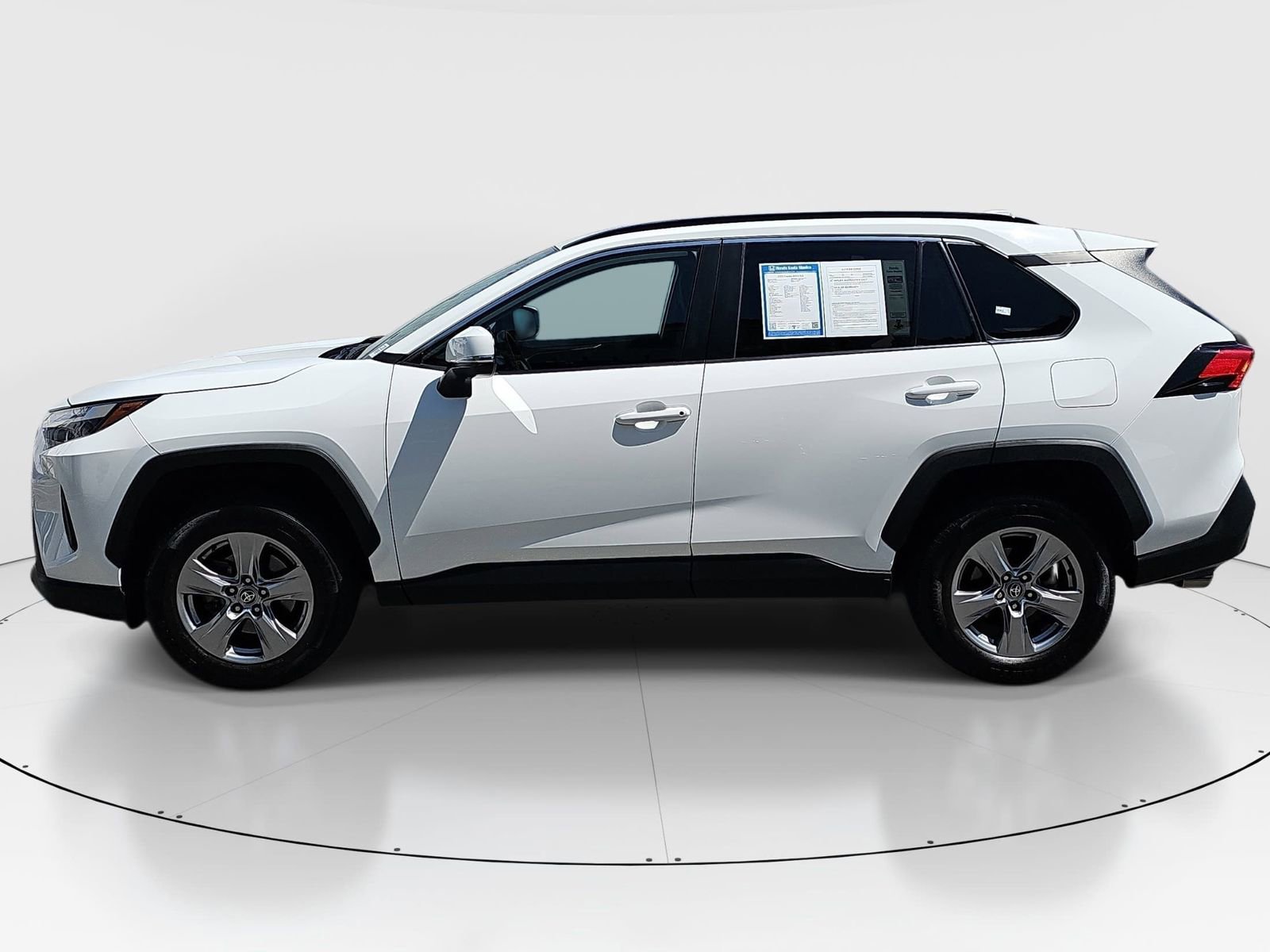 Used 2023 Toyota RAV4 XLE AWD/4WD image 8