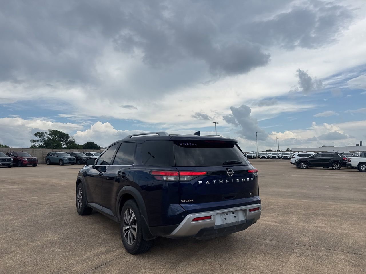 Certified 2022 Nissan Pathfinder SL w/ Lighting Package (N92) FWD image 15