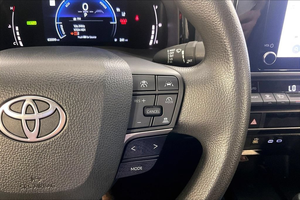 Used 2025 Toyota Camry LE FWD image 26