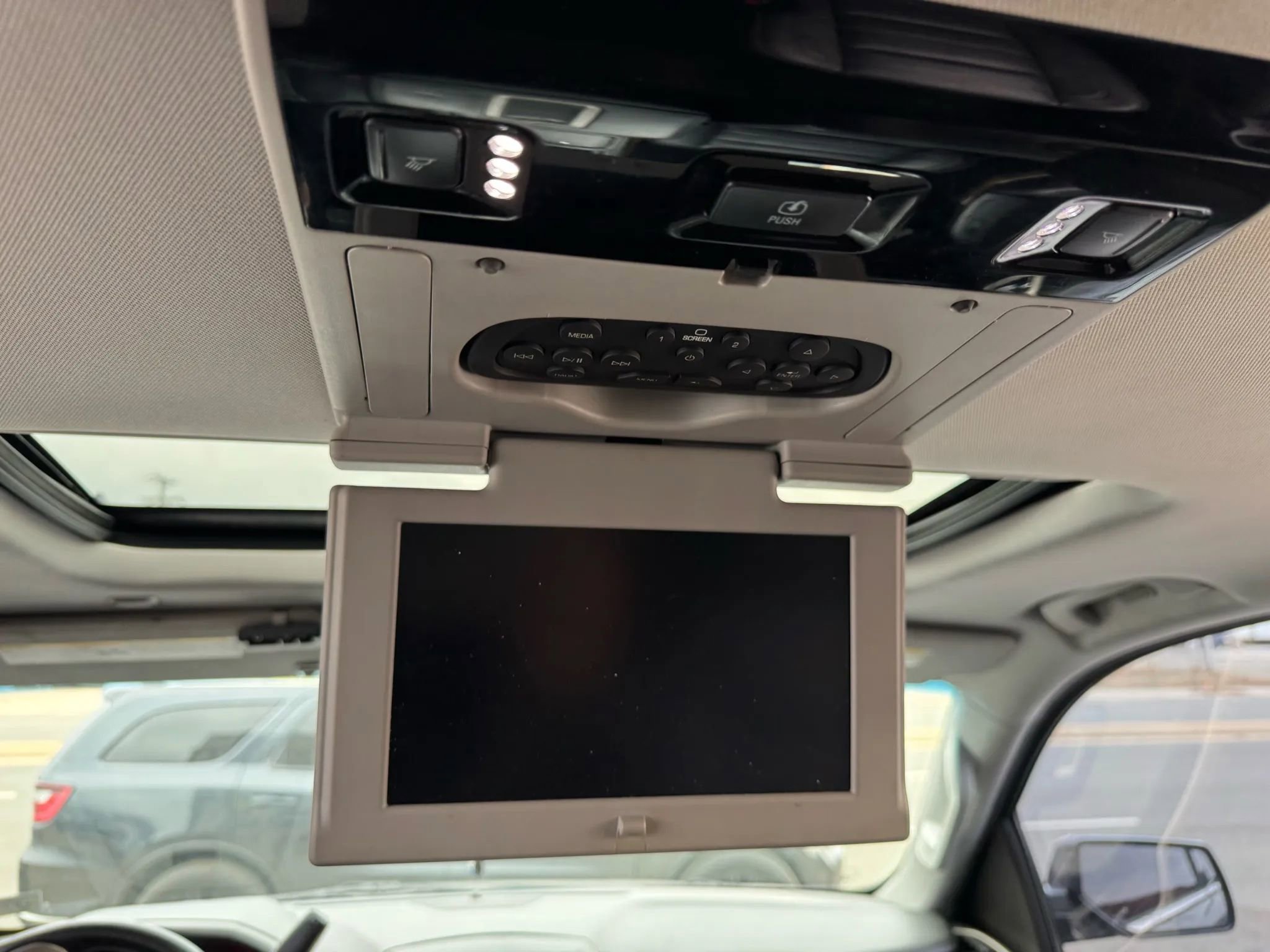 Used 2015 GMC Yukon Denali w/ Open Road Package image 32