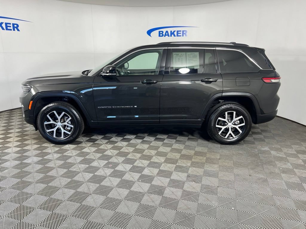 Used 2024 Jeep Grand Cherokee Limited AWD/4WD image 2