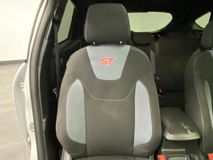 Used 2016 Ford Focus ST FWD image 25
