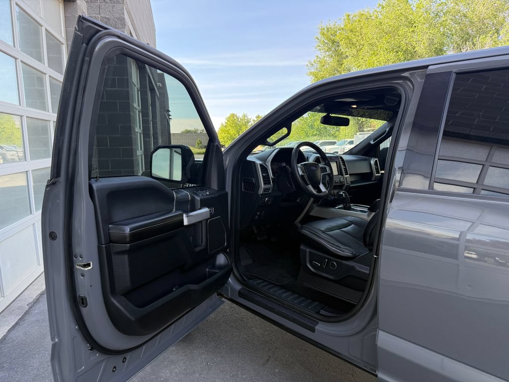 Used 2018 Ford F150 Lariat w/ Equipment Group 502A Luxury AWD/4WD image 20
