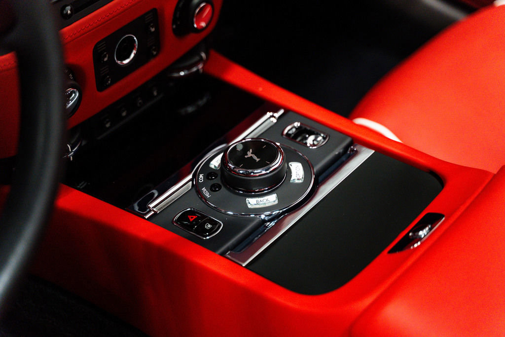 Used 2019 Rolls-Royce Dawn RWD image 6