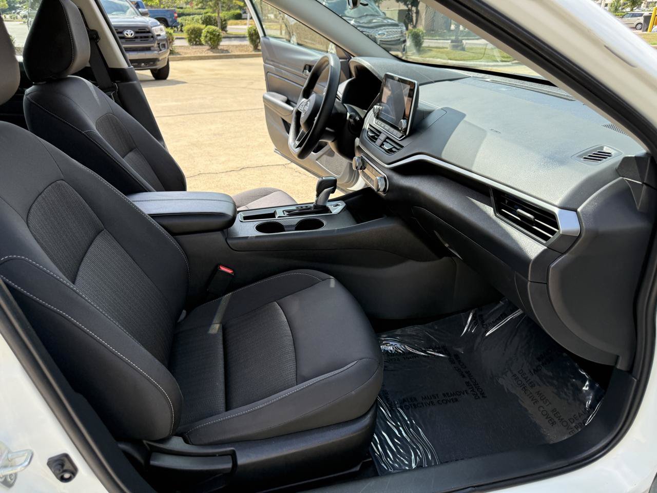 Used 2025 Nissan Altima 2.5 S FWD image 24