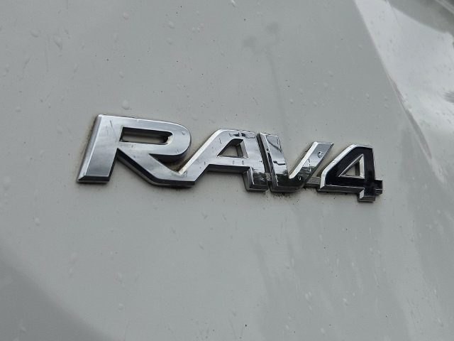 Used 2014 Toyota RAV4 LE AWD/4WD image 29