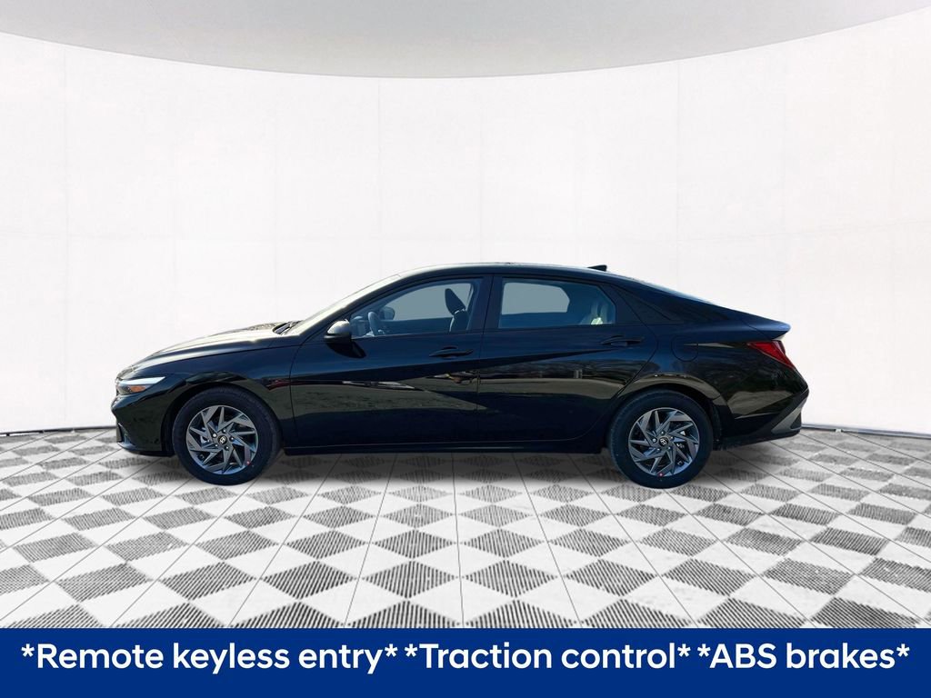 New 2025 Hyundai Elantra Blue image 5