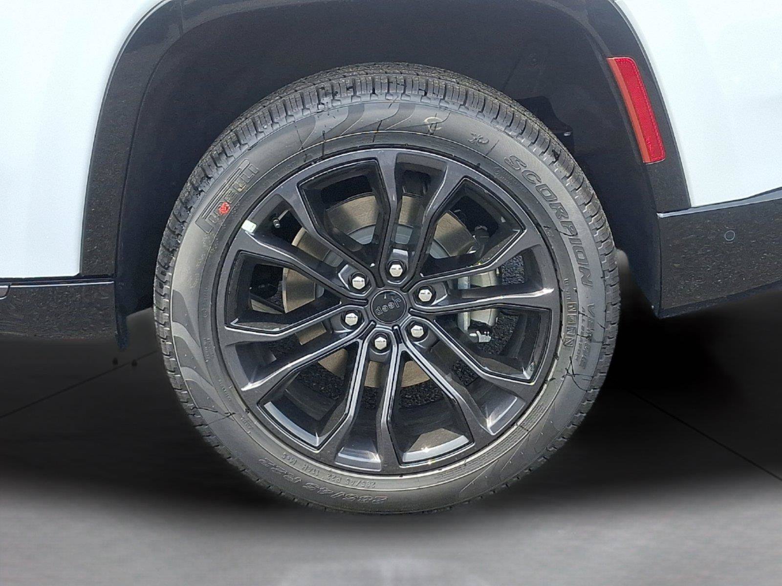 New 2026 Jeep Grand Wagoneer Summit AWD/4WD image 17