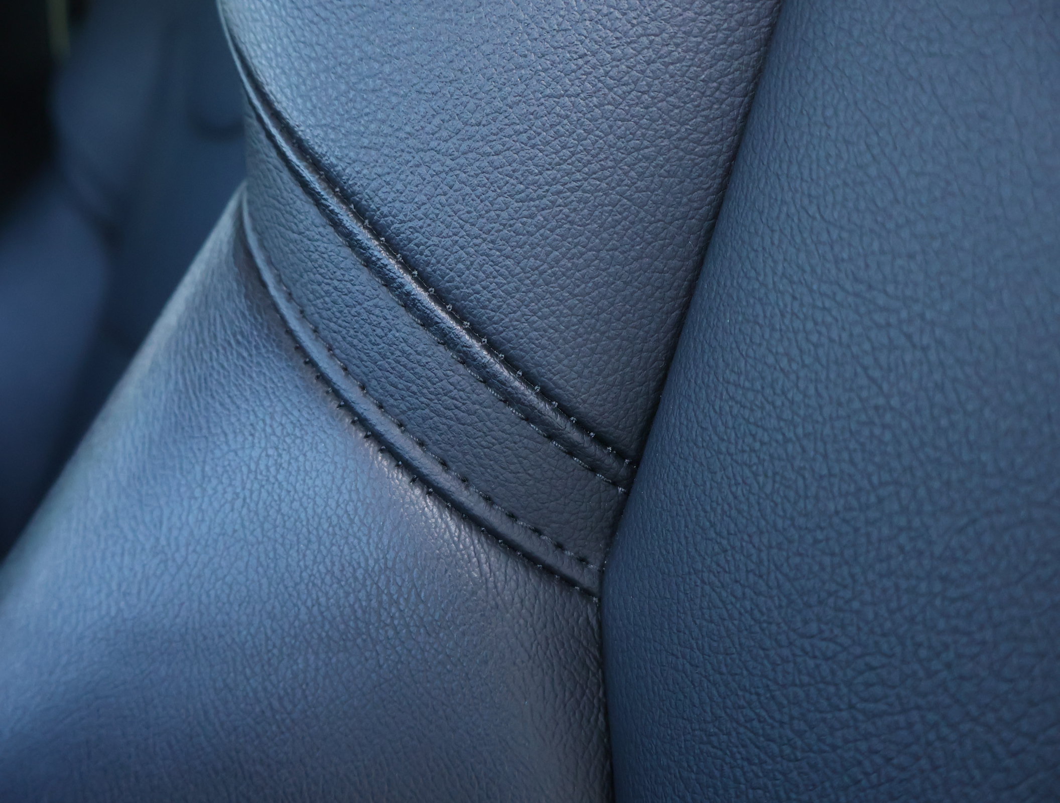 Used 2024 Volvo S60 B5 Core FWD image 12
