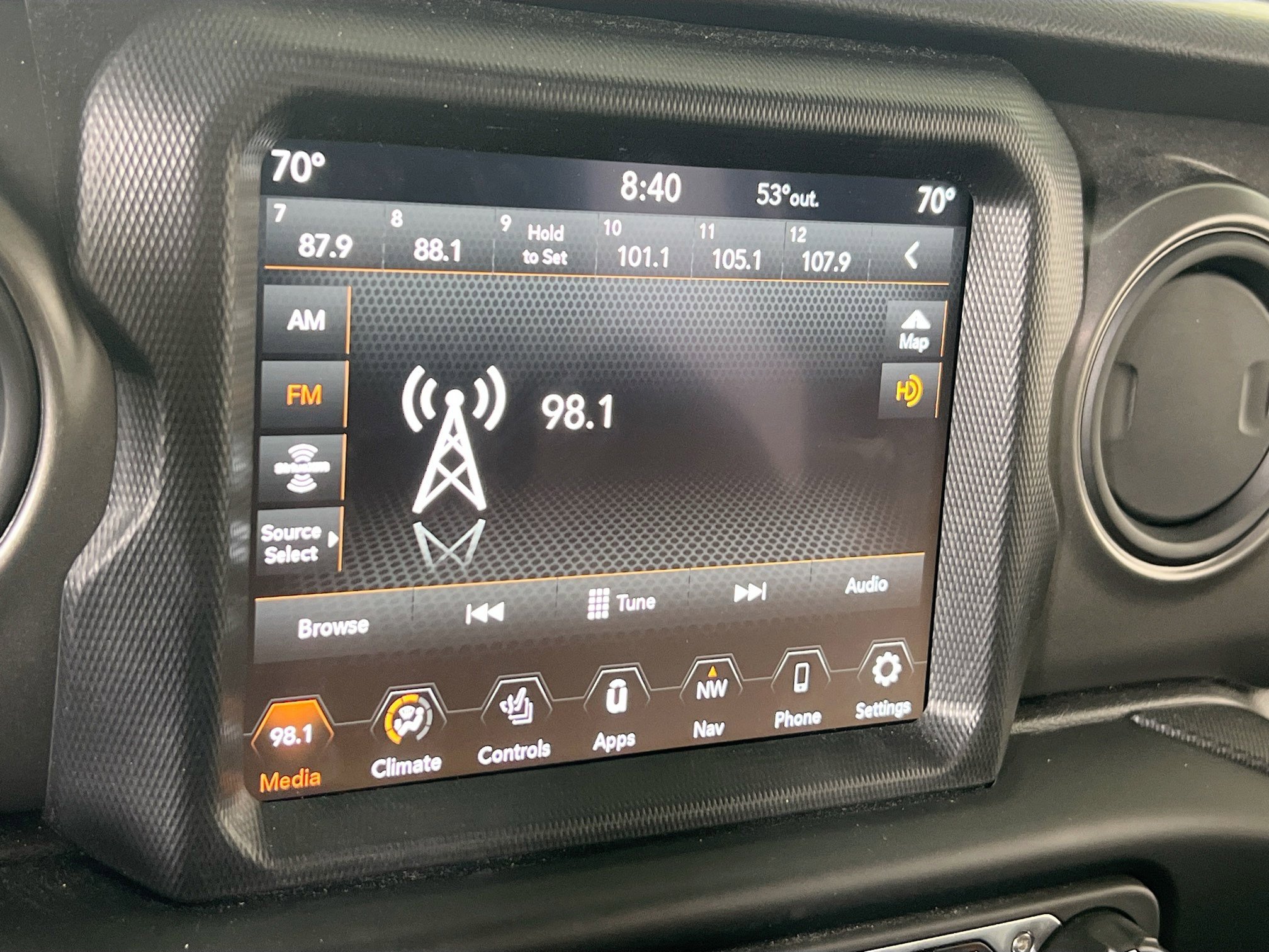 Used 2023 Jeep Gladiator Sport AWD/4WD image 15