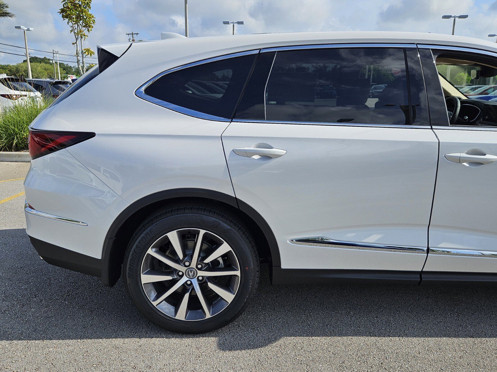 New 2025 Acura MDX FWD w/ Technology Package image 4