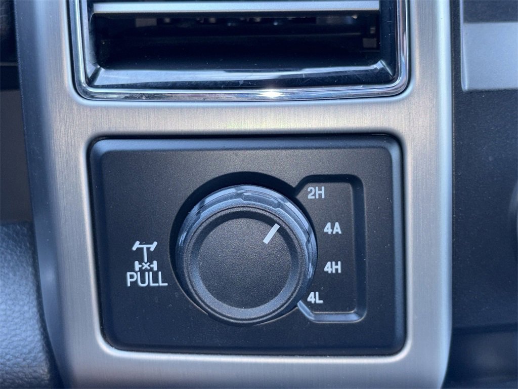 Used 2020 Ford F150 Platinum w/ Equipment Group 701A Luxury image 9