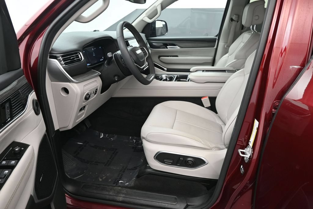 Used 2024 Jeep Wagoneer Series II w/ Flexible Seating Group RWD image 17