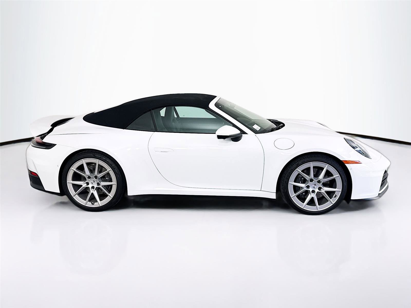 Used 2025 Porsche 911 Carrera RWD image 27