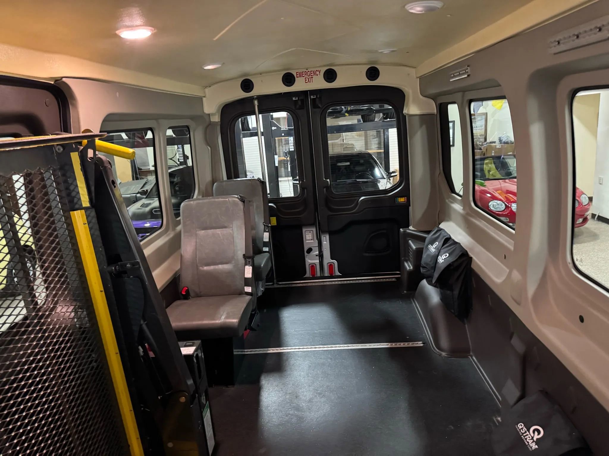 Used 2015 Ford Transit 350 148 Medium Roof image 39