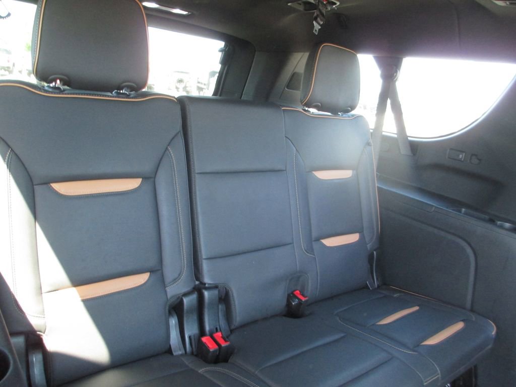 Used 2024 GMC Yukon XL AT4 w/ Technology Package AWD/4WD image 26