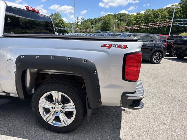 Used 2018 Chevrolet Silverado 1500 Custom w/ Custom Value Package AWD/4WD image 9