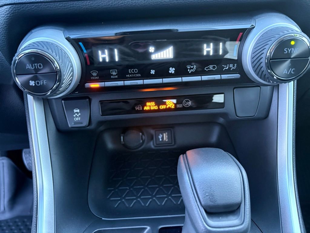Used 2025 Toyota RAV4 XLE image 18