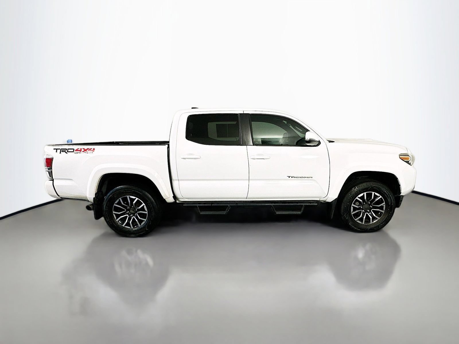 Used 2020 Toyota Tacoma TRD Sport w/ Technology Package AWD/4WD image 8