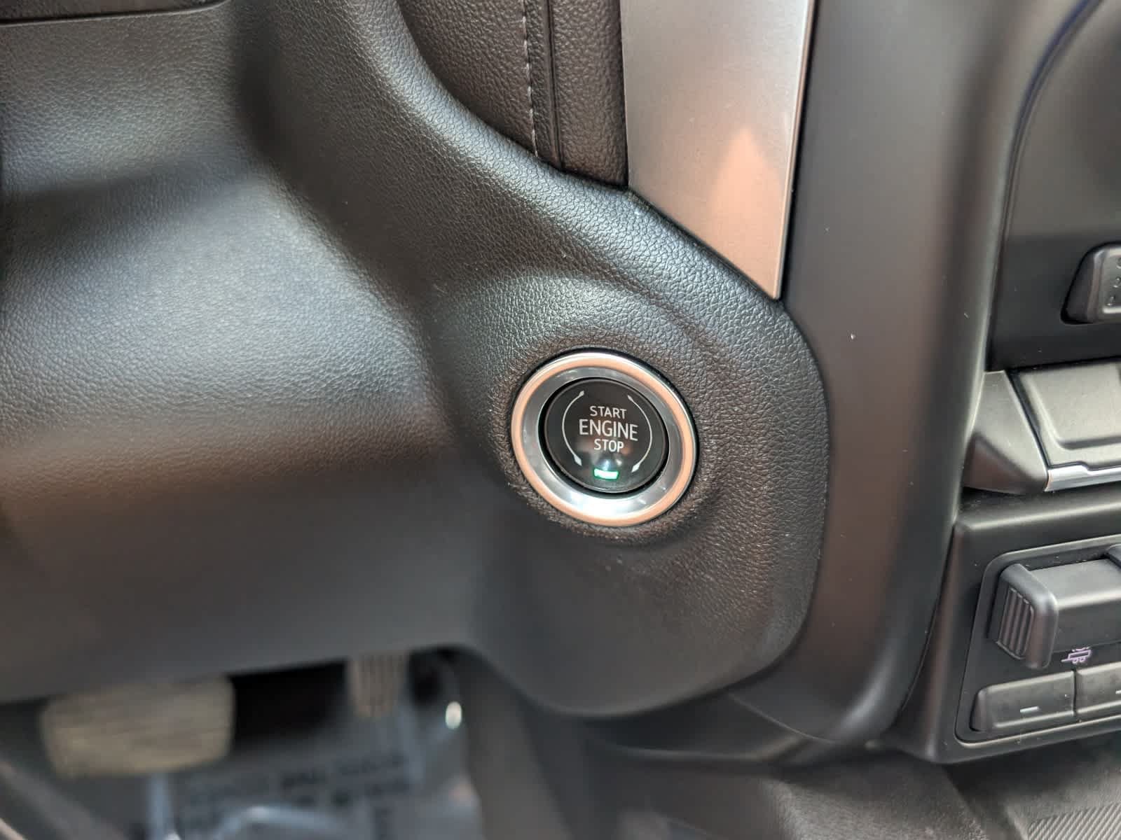 Used 2019 Chevrolet Silverado 1500 LTZ w/ LTZ Convenience Package AWD/4WD image 25