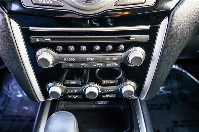 Used 2018 Nissan Pathfinder S image 18