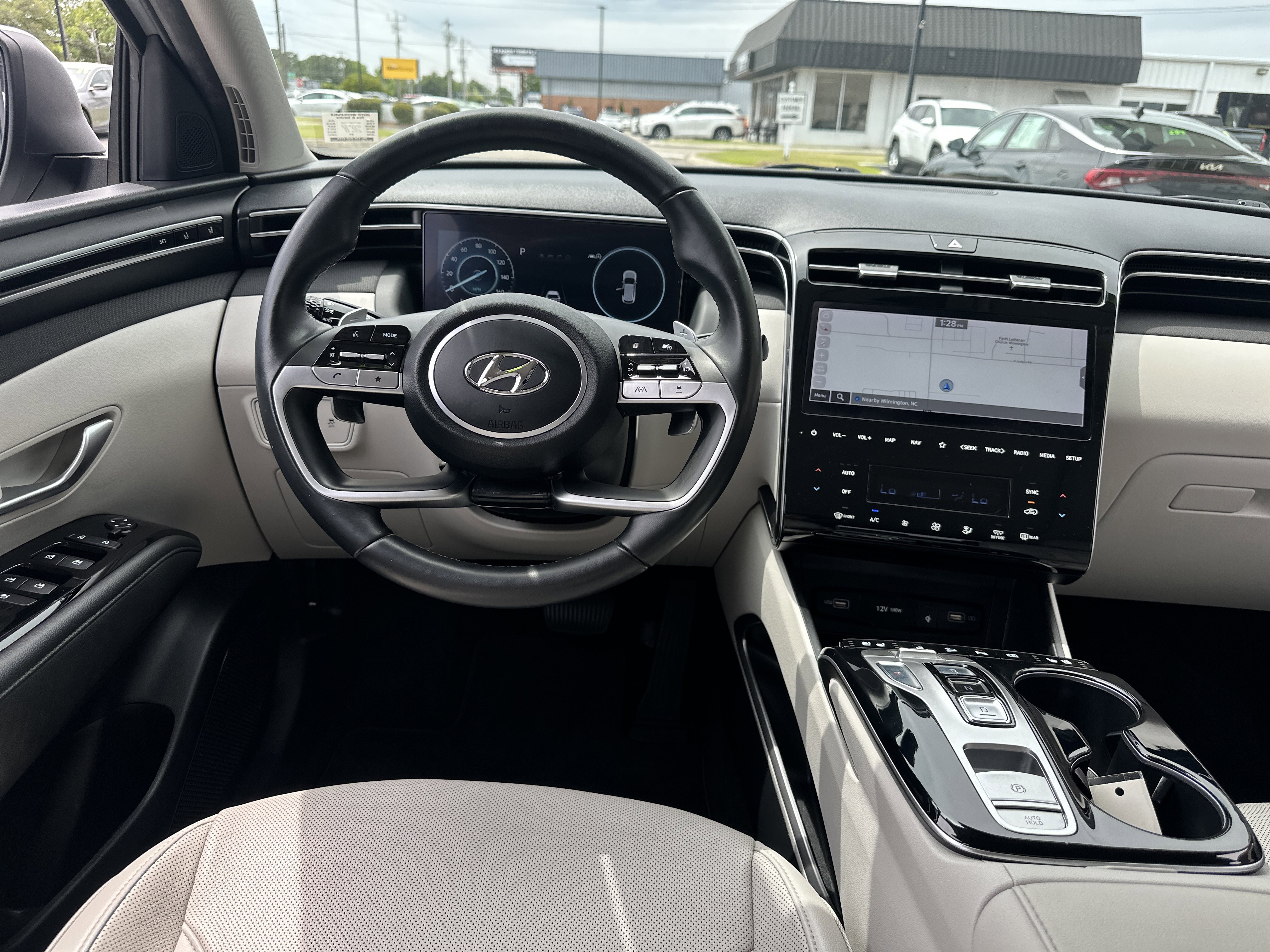Used 2023 Hyundai Tucson Limited AWD/4WD image 11
