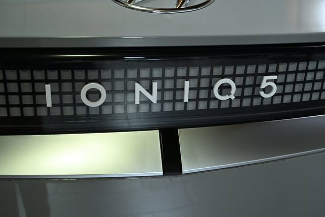 Used 2024 Hyundai Ioniq 5 Limited image 12
