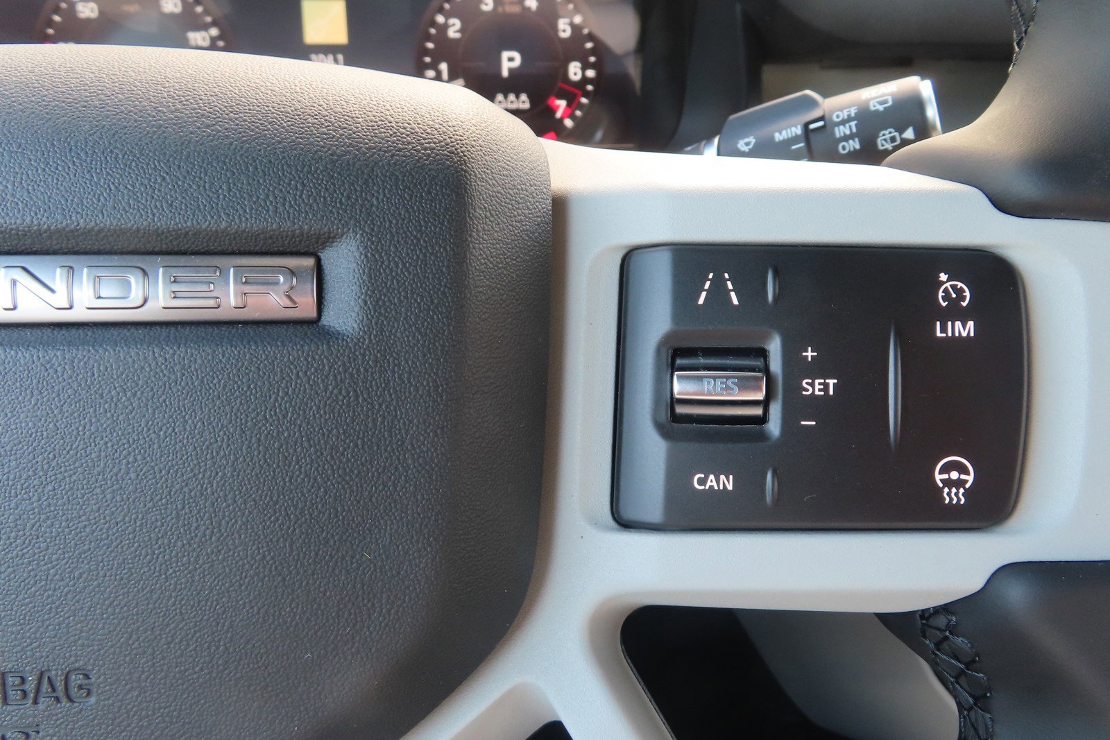 Used 2023 Land Rover Defender 90 S image 29