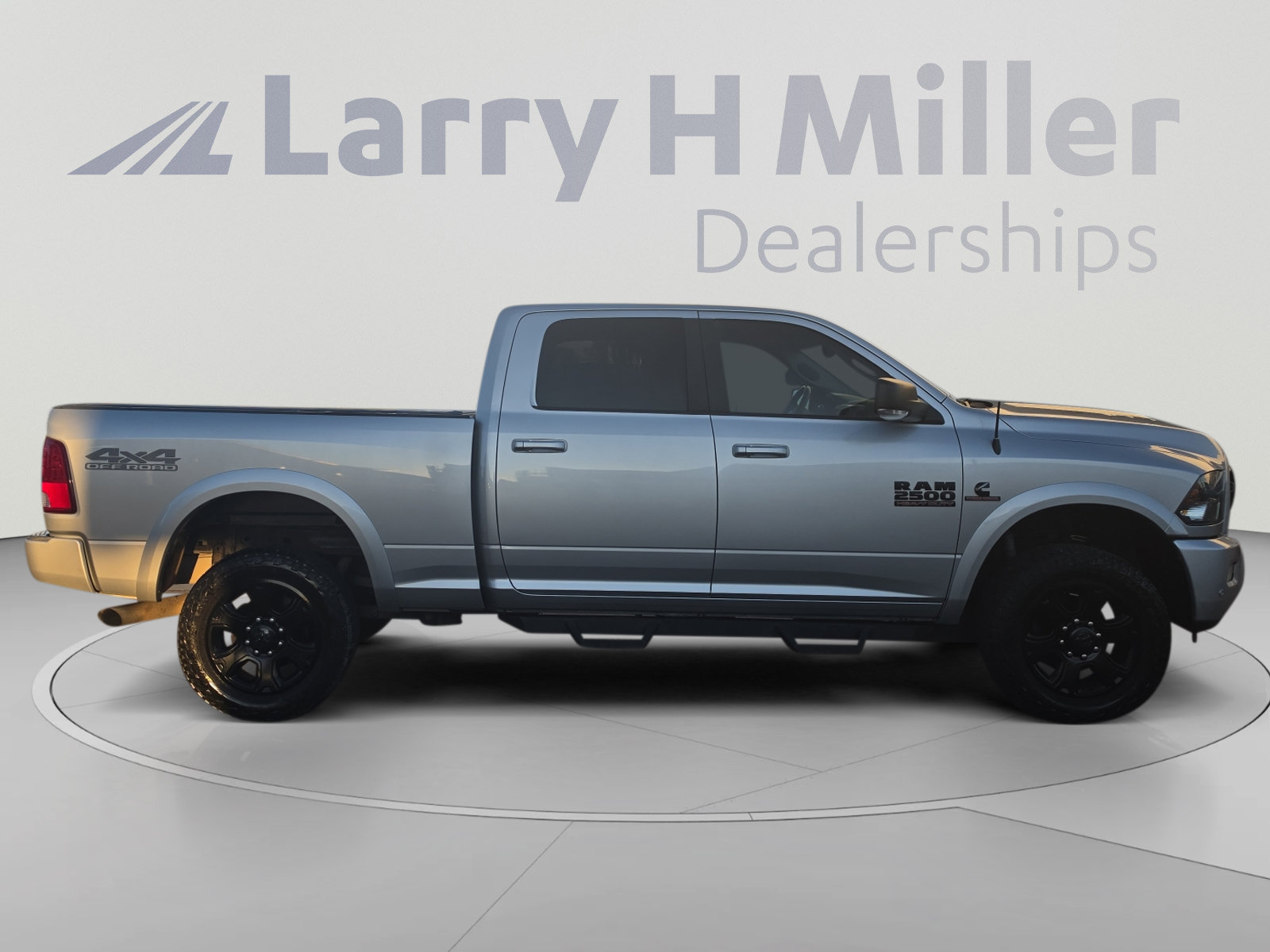 Used 2017 RAM 2500 Big Horn w/ Sport Appearance Group AWD/4WD image 6
