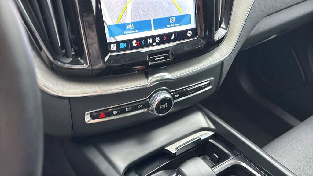 Certified 2025 Volvo XC60 B5 Plus AWD/4WD image 20