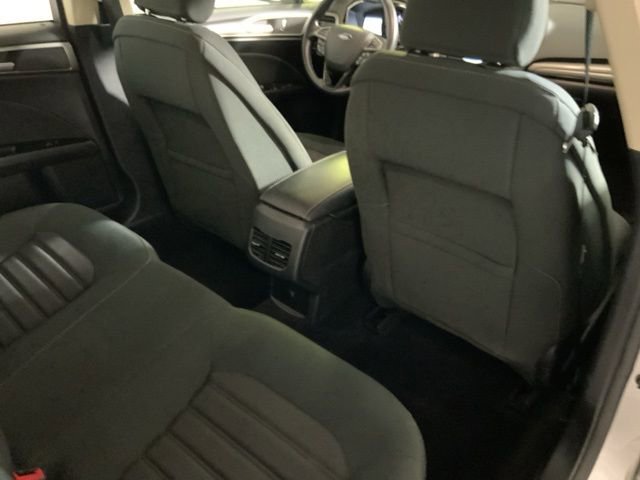Used 2017 Ford Fusion SE w/ Fusion SE Technology Package image 36