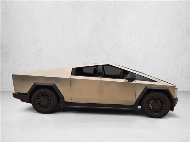Used 2025 Tesla Cybertruck AWD Crew Cab image 4